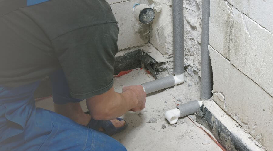 Expert burst pipe repair services in Munfordville, KY